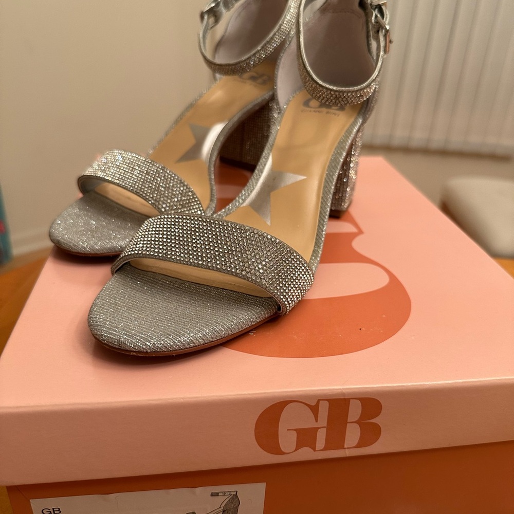 Elegant Silver Block Heel Sandals - Picture 11 of 12